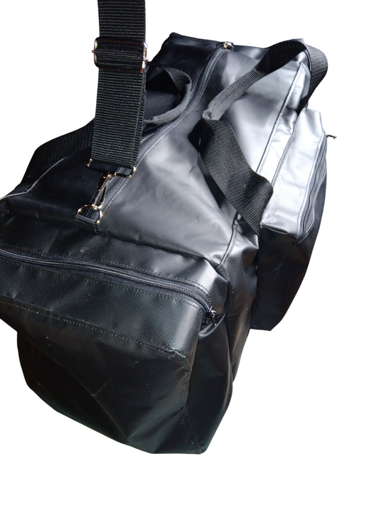 Black XL duffle 4 external pockets